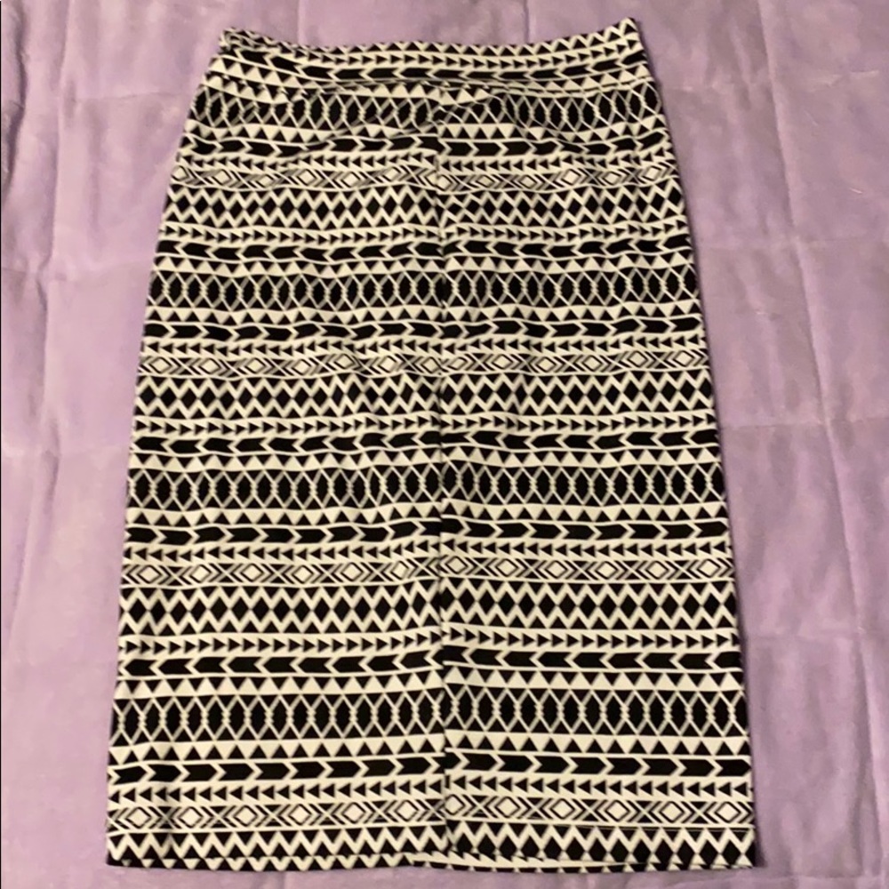 Black and white pencil skirt